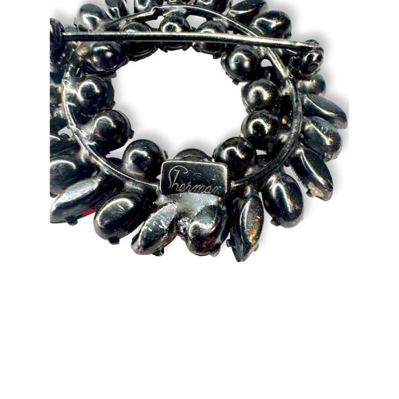 Sherman Signed Red AB Rhinestone Wreath Brooch 1.62" Japanned Holiday Vintage - Picture 4 of 14